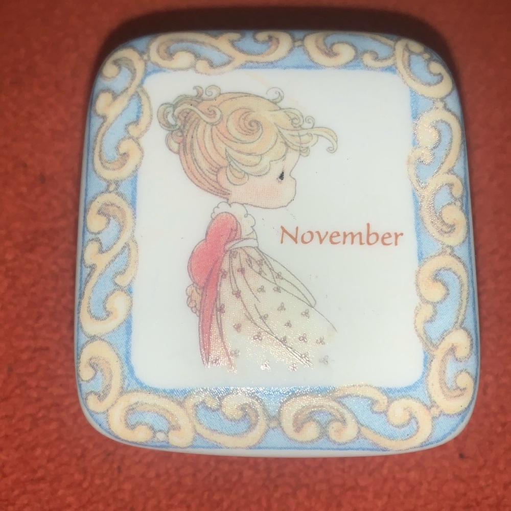 Vintage Precious Moments November Porcelain Trinket Box